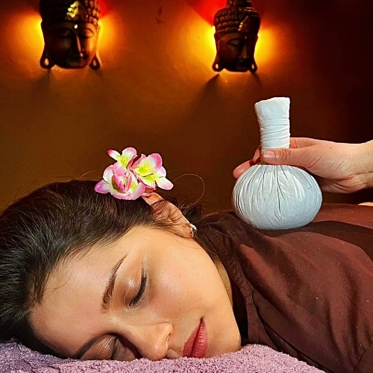 Masaż stemplami | Bydgoszcz | Katathani SPA