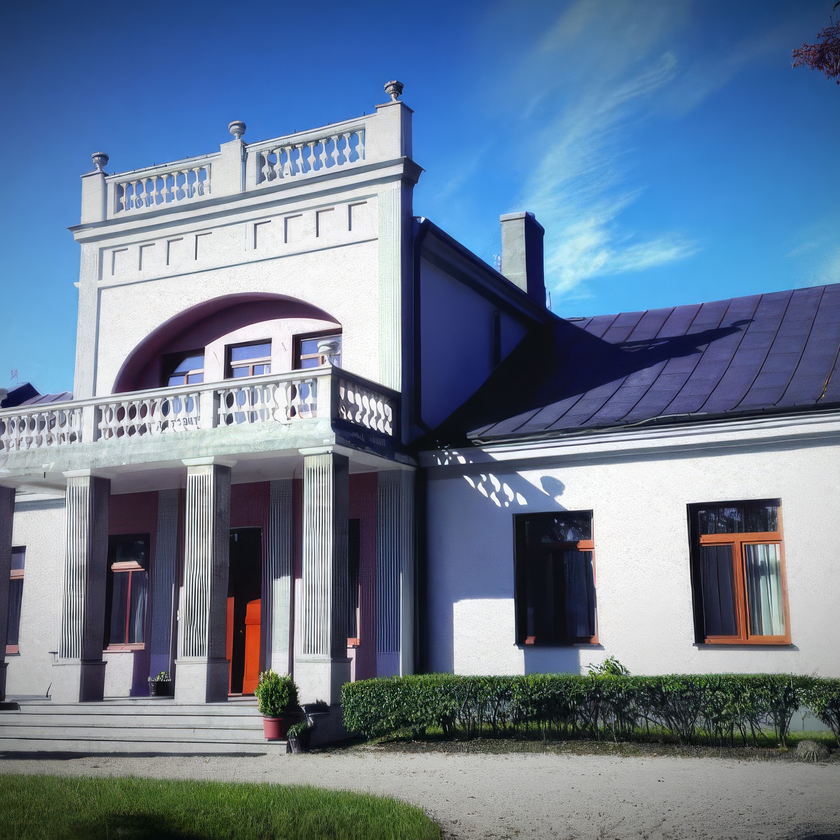 Weekend dla Dwojga w zabytkowym Dworku pod Lipą | Kielce (Sobków) | Dworek pod Lipą / Po Nidzie Kajakiem