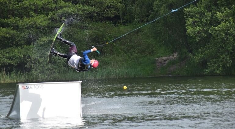 Poznaj wakeboarding dla dwojga | Starogard Gdański (Skarszewy)