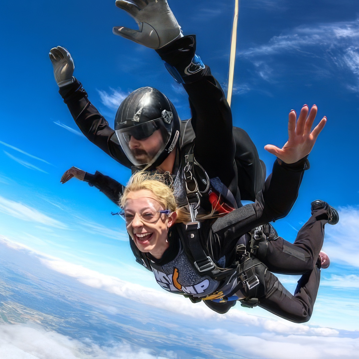 Skok ze spadochronem dla dwojga z filmowaniem | Poznań (Bednary)