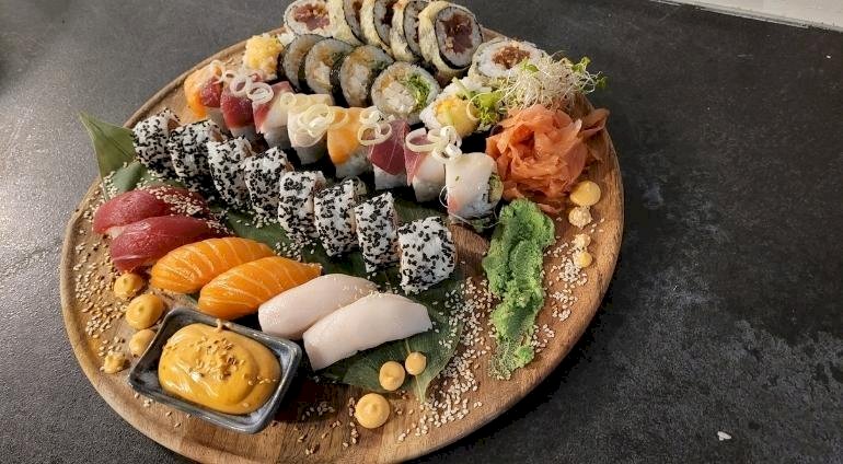 Voucher do restauracji sushi 100 PLN | Dąbrowa Górnicza | Akira Sushi & Ramen Dąbrowa Górnicza