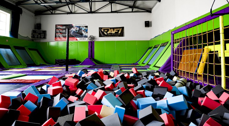 Przygoda w Parku Trampolin dla grupy | Lublin