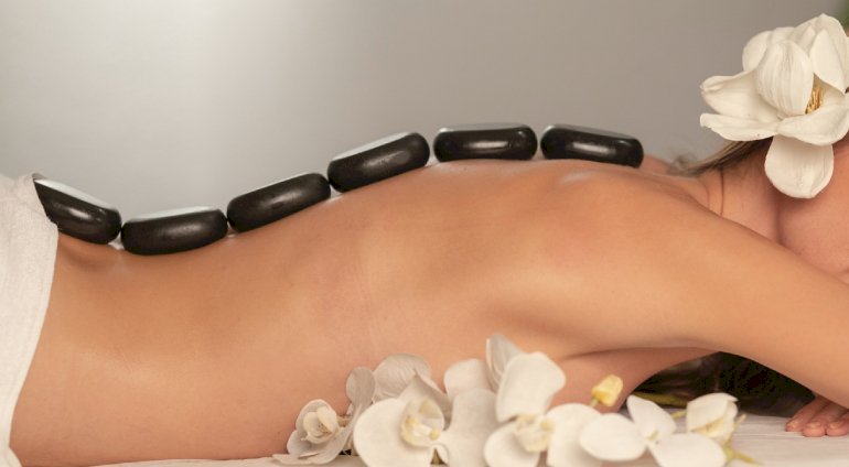 Masaż gorącymi kamieniami | Szczecin | Wersal SPA