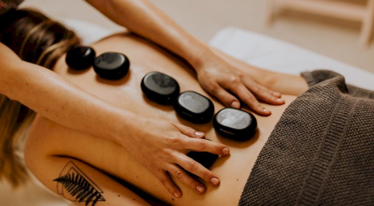 Masaż gorącymi kamieniami | Żory | BeBeauty Instytut Urody