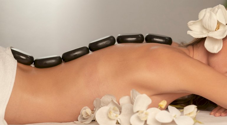 Masaż gorącymi kamieniami | Warszawa (Mokotów) | Lumira SPA