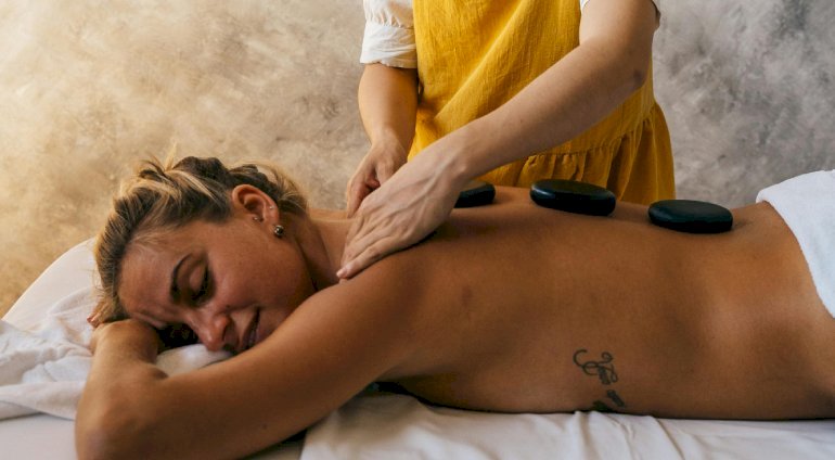 Masaż gorącymi kamieniami | Warszawa (Wilanów) | Val Health&Beauty