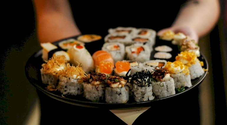 Voucher 200 PLN na sushi z dostawą do domu | Pruszków | Koku Sushi