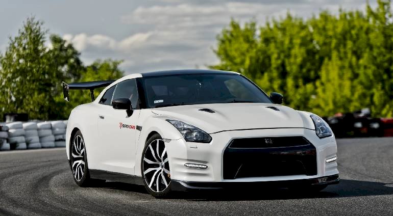 Jazda Nissan GTR | Wiele lokalizacji | Super Cars