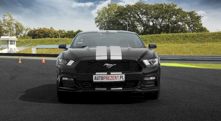 Jazda Fordem Mustangiem - 1 okrążenie | Lublin (Tor Ułęż) | AUTOPREZENT