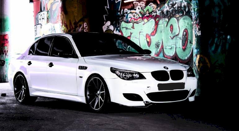 Jazda za kierownicą BMW M5 V10 po torze | Toruń | ASM Rent Car