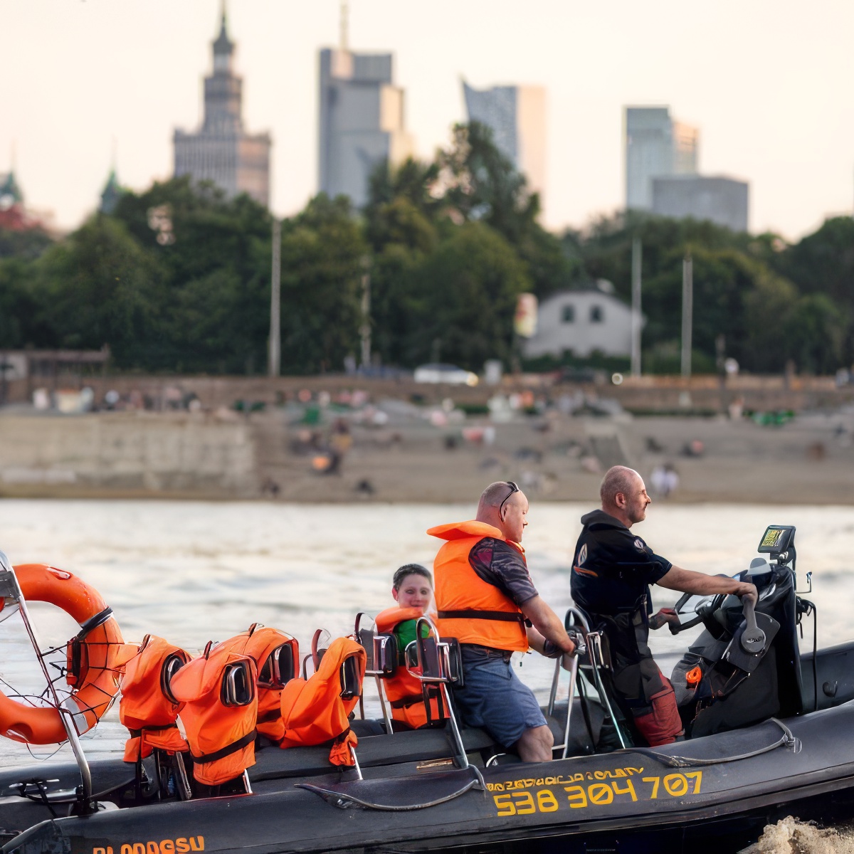 Rejs motorówką z adrenaliną | Warszawa