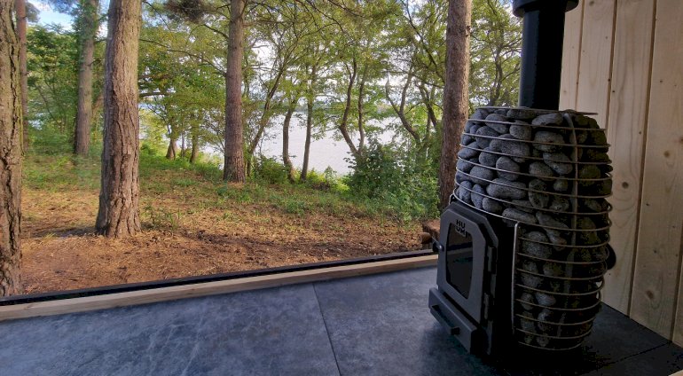 Saunowanie nad jeziorem w Leśnym SPA | Warszawa