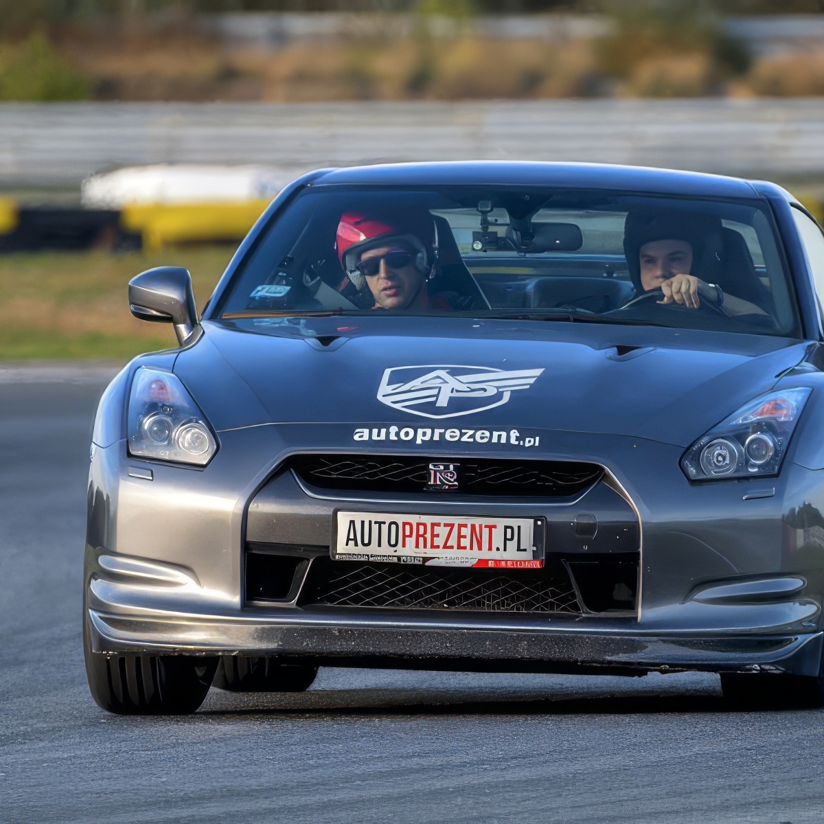 Jazda Nissan GT-R ulicami miasta | Tarnowskie Góry | AUTOPREZENT