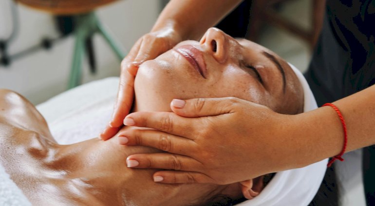 Masaż kobido | Józefów | Head Spa