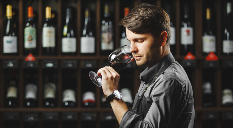 Profesjonalny Sommelier podczas Degustacji