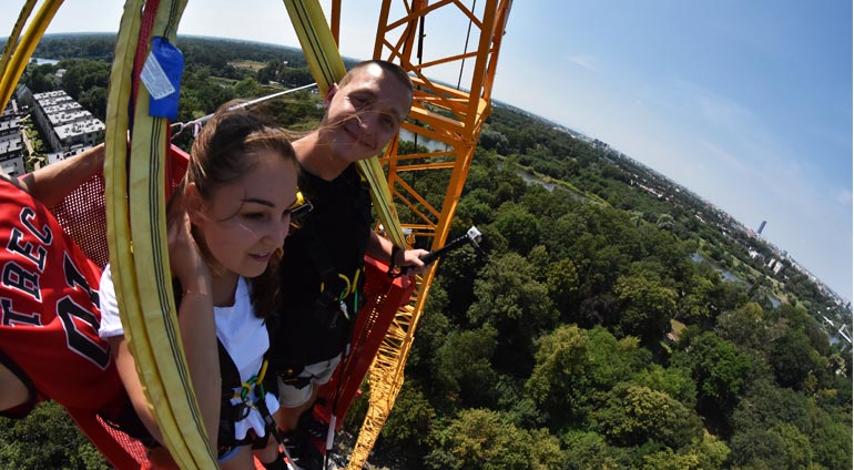 Para Przed Skokiem na Bungee