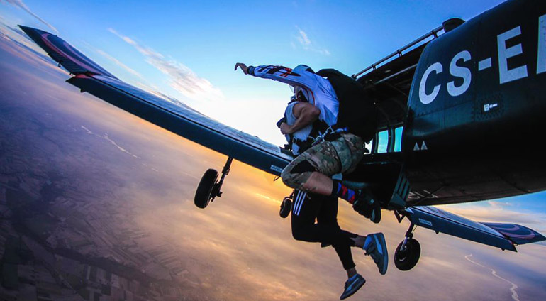 Skok ze spadochronem w Sky Dive Włocławek