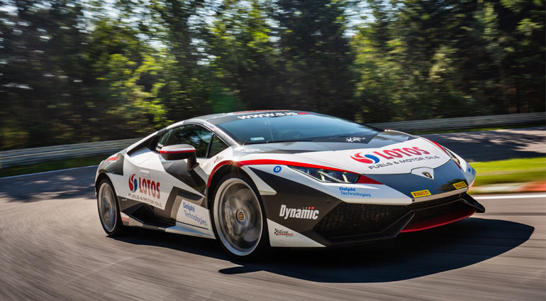 Czarne Lamborghini Huracan