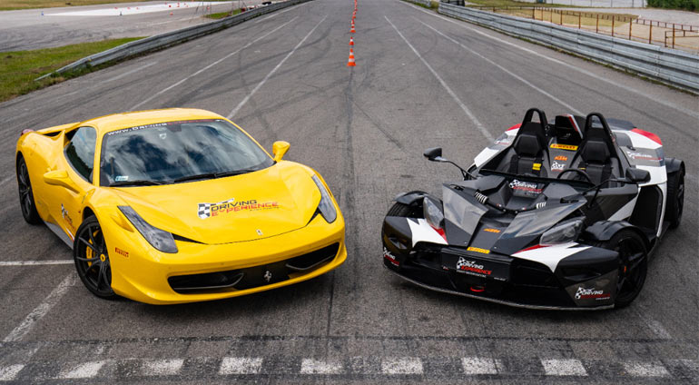Pojedynek Ferrari 458 Italia vs KTM X-Bow