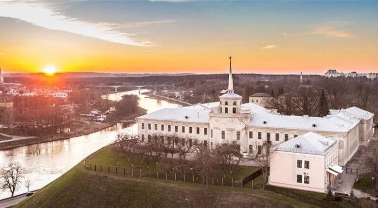 Panorama Grodna Na Tle Zachodzącego Słońca