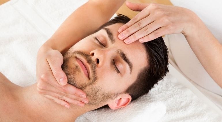 Zabieg kosmetyczny w salonie SPA