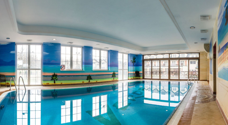 Basen, Hotel verde