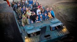 Prezent Militarne emocje na pokładzie pojazdu wojskowego zdjęcie 1