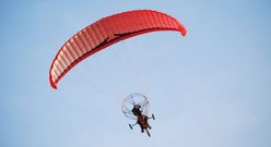 Prezent Lot motoparalotnią z mistrzem świata zdjęcie 1