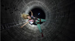 Skok Atrium Dive