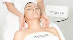 Kobieta Podczas Zabiegu W Salonie YONELLE
