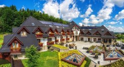 Widok na cały hotel Czarny Groń Hotel & Spa