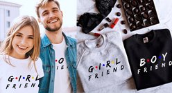 Para W Koszulkach Spersonalizowanych W Stylu Friends