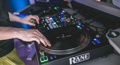 Zostań DJ-em
