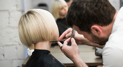Blond obcinanie włosów - metamorfoza fryzury