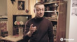 Czesław Mozil składa życzenia urodzinowe w stylu PRL