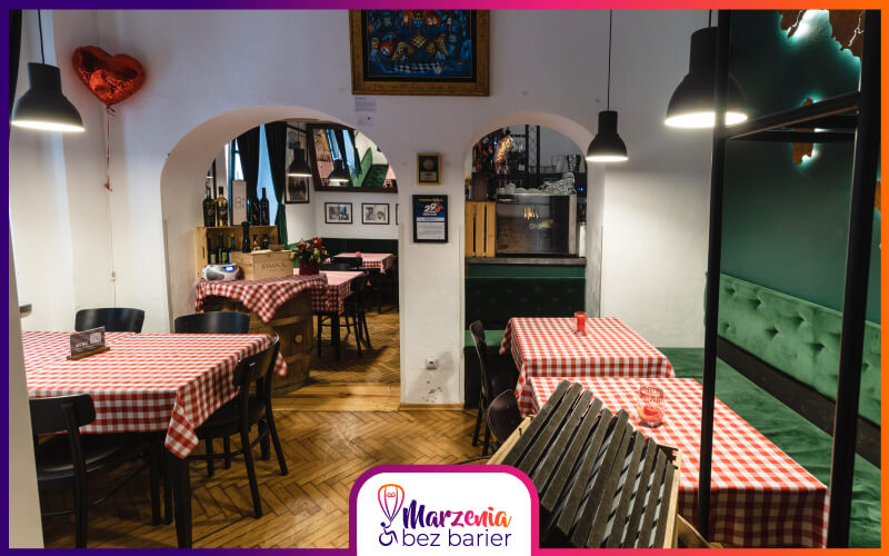 Wnętrze bistro 8 i pół